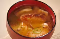 焼き生麩のお吸い物 レシピ 作り方 E レシピ 料理のプロが作る簡単レシピ