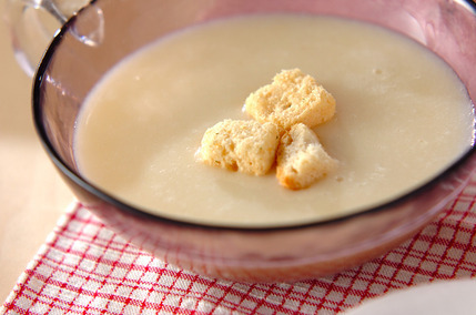 ひんやり濃厚！ジャガイモの冷製スープ