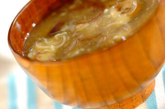 ナスの白ゴマみそ汁