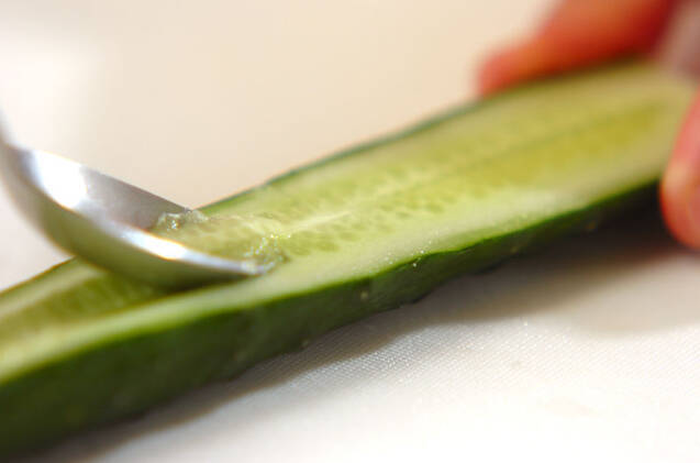 キュウリのショウガ酢漬けの作り方の手順1