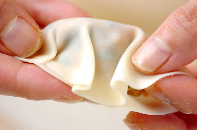 豚キムチ餃子の作り方の手順6
