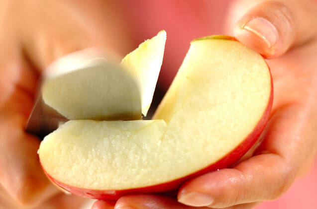 リンゴの塩昆布和えの作り方の手順1