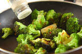 ブロッコリーのガーリックソテーの作り方4