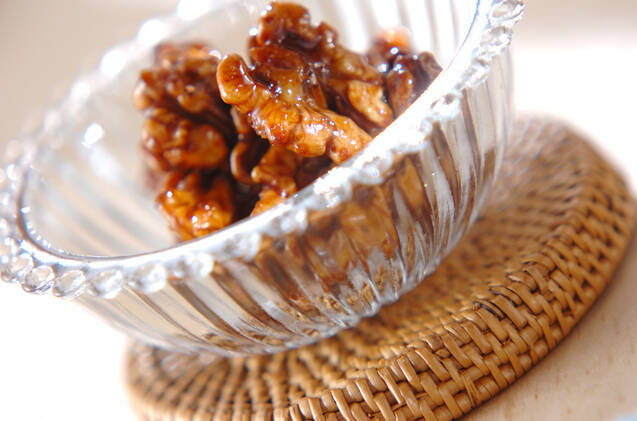 カリカリのクルミ