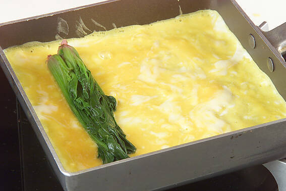 お弁当に！彩りキレイなほうれん草の卵巻き by 中島 和代さんの作り方の手順2