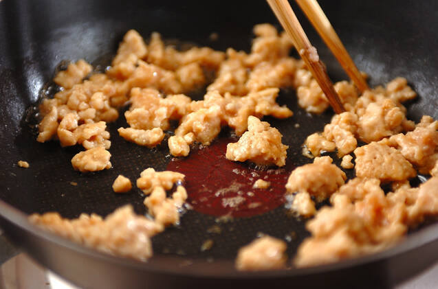 鶏そぼろの作り方の手順1