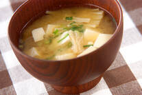 豆腐とエノキのみそ汁