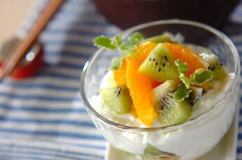 いろいろフルーツのヨーグルトがけ