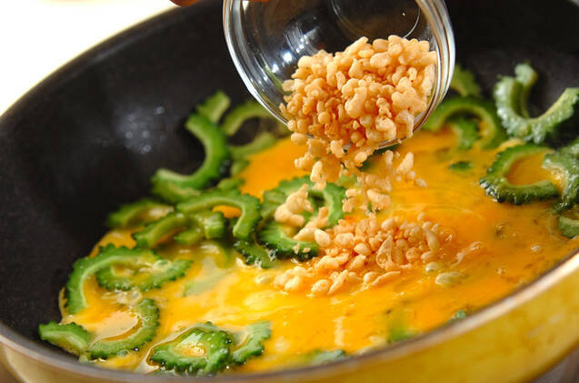 ゴーヤと天かすの卵炒めの作り方の手順3