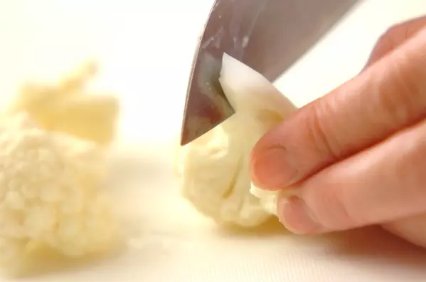 カリフラワーのポタージュスープの下準備1