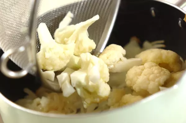 カリフラワーのポタージュスープの作り方1