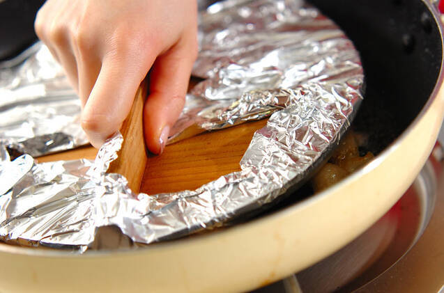 鶏皮の五香粉がけの作り方の手順2