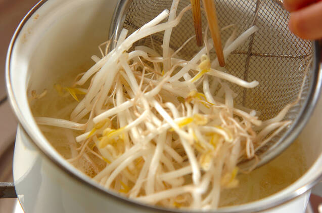 モヤシの田舎みそ汁の作り方の手順5