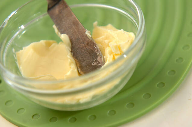 チーズバタートーストの作り方の手順1