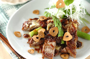 オニオンソースがけステーキ