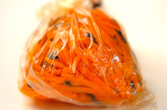 ニンジンの塩昆布和えの作り方の手順1