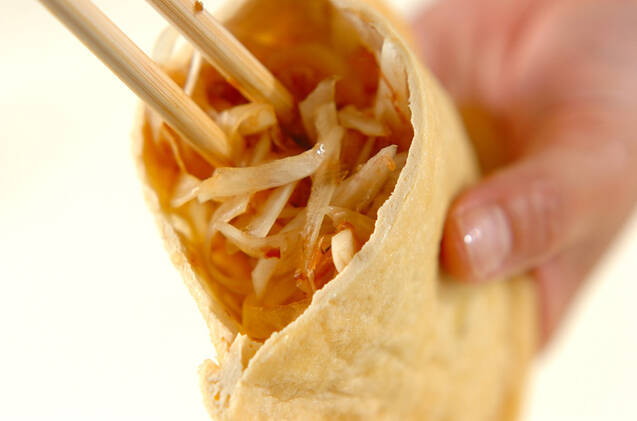 おかか玉ネギの揚げ焼きの作り方の手順3