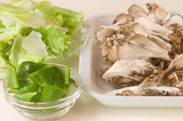 牛肉とレタスのオイスター炒めの作り方の手順2