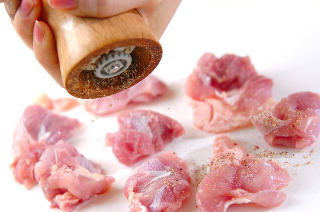 レタスとチキンのサラダの作り方の手順1