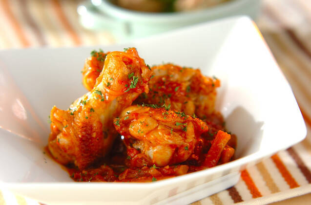 鶏手羽とごぼうのトマトチーズ煮