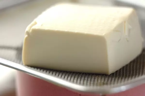 本格旨辛！定番の麻婆豆腐の下準備1