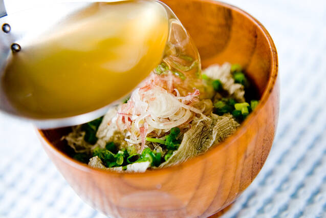 とろろ昆布のお吸い物の作り方の手順3