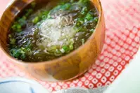 豆腐ととろろ昆布のお吸い物 レシピ 作り方 E レシピ 料理のプロが作る簡単レシピ 豆腐ととろろ昆布のお吸い物 レシピ 作り方 E レシピ 料理のプロが作る簡単レシピ