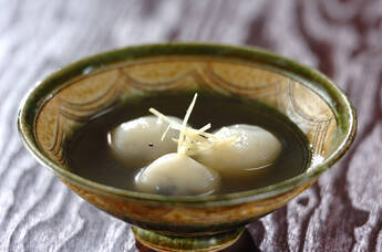 黒ゴマあん入り団子