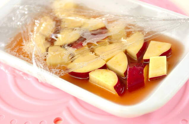 サツマイモのハチミツ煮の作り方の手順1