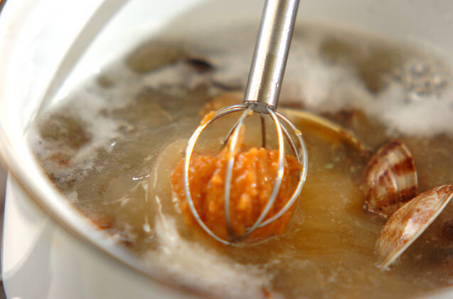 貝の合わせみそ汁の作り方の手順2