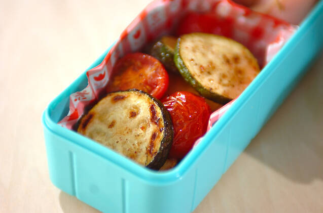 ズッキーニとトマトの炒め物