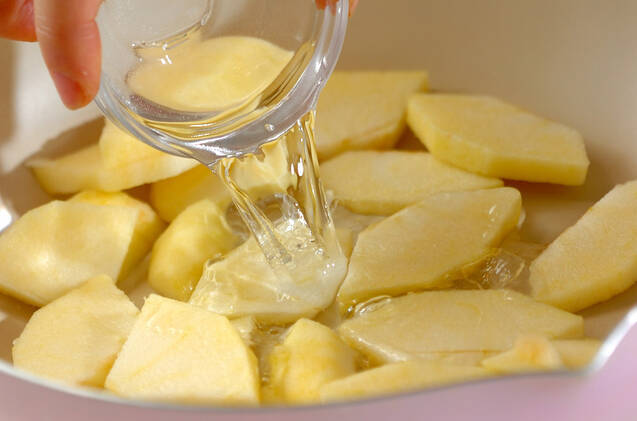 バニラアイス和風アップルソースの作り方の手順2