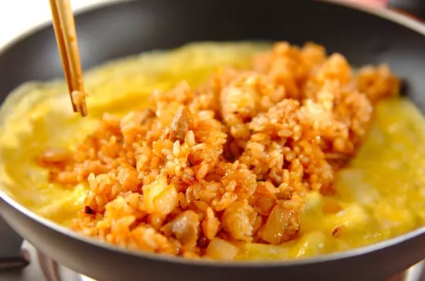 基本のオムライス 卵ふわっとプロ直伝の味にの作り方4
