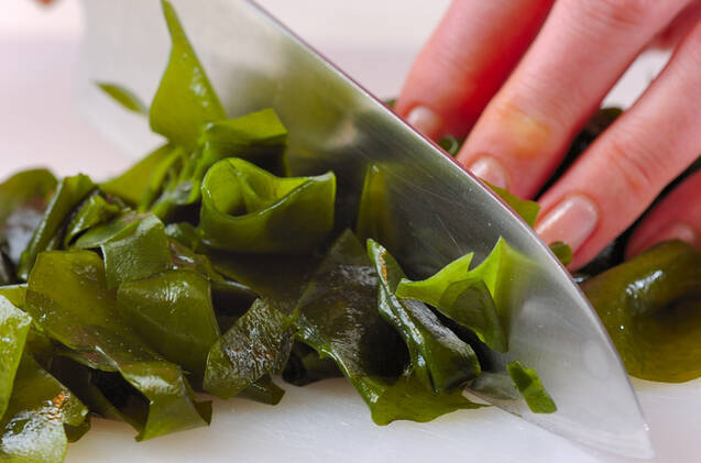 ワカメと青菜の和え物の作り方の手順1