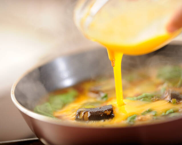 サンマ缶のピリ辛卵とじ丼の作り方の手順6