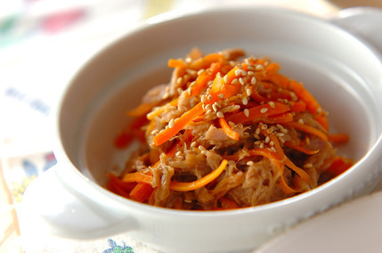 ニンジンとツナのナメタケ炒め