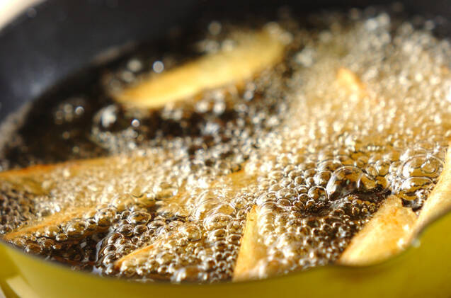 フライドチキンとポテトの作り方の手順3