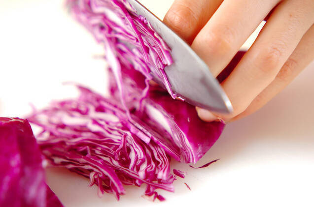 ドイツ料理の基本！本格ザワークラウト レンジで簡単やみつきに！の作り方の手順1