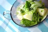 リンゴのサラダ