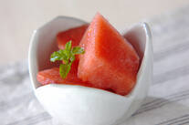 スイカのリキュール和え
