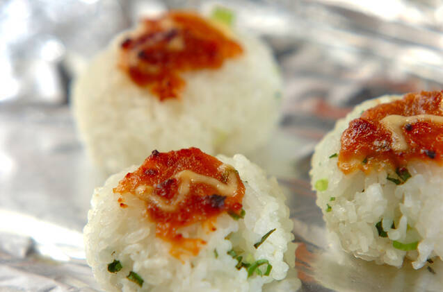 焼きみそマヨおにぎりの作り方の手順2