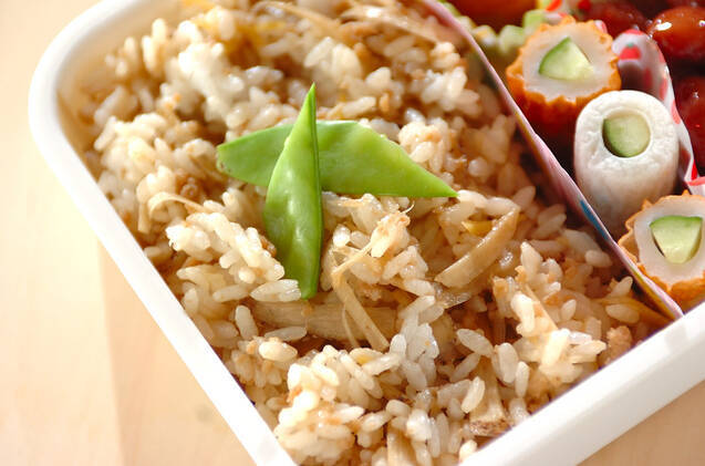 鶏そぼろとゴボウの混ぜご飯