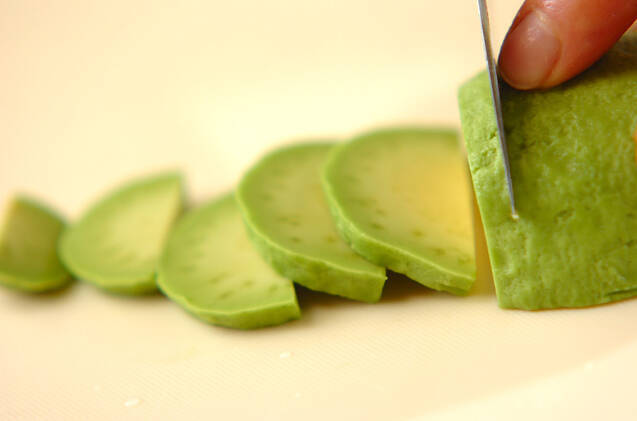 カレーオニオンとアボカドのサンドの作り方の手順2