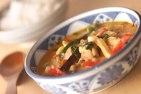 チキンレッドカレー レシピ 作り方 E レシピ 料理のプロが作る簡単レシピ