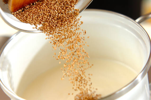 ゴマのブラマンジェ・きな粉ソースの作り方の手順3