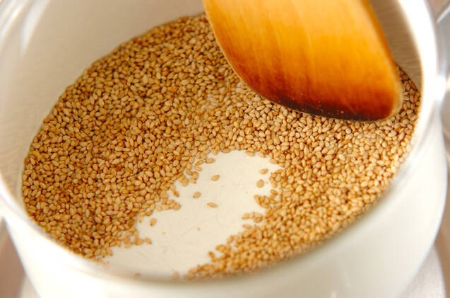 ゴマのブラマンジェ・きな粉ソースの作り方の手順2