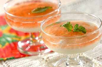 アセロラジュレのせヨーグルト