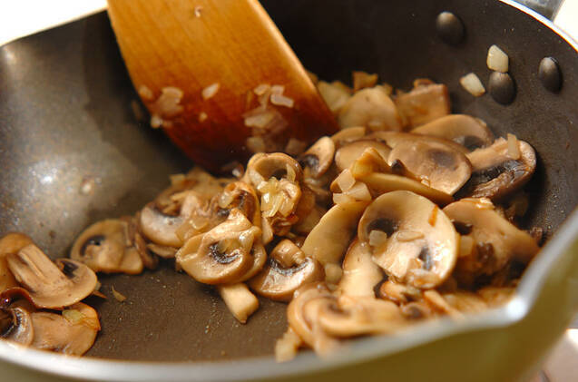 キノコソースのニョッキの作り方の手順2