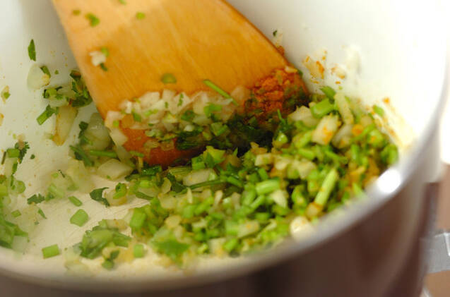 ペースト不要！ユズコショウでグリーンカレーの作り方の手順5