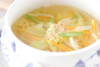 キャベツのせん切りスープ